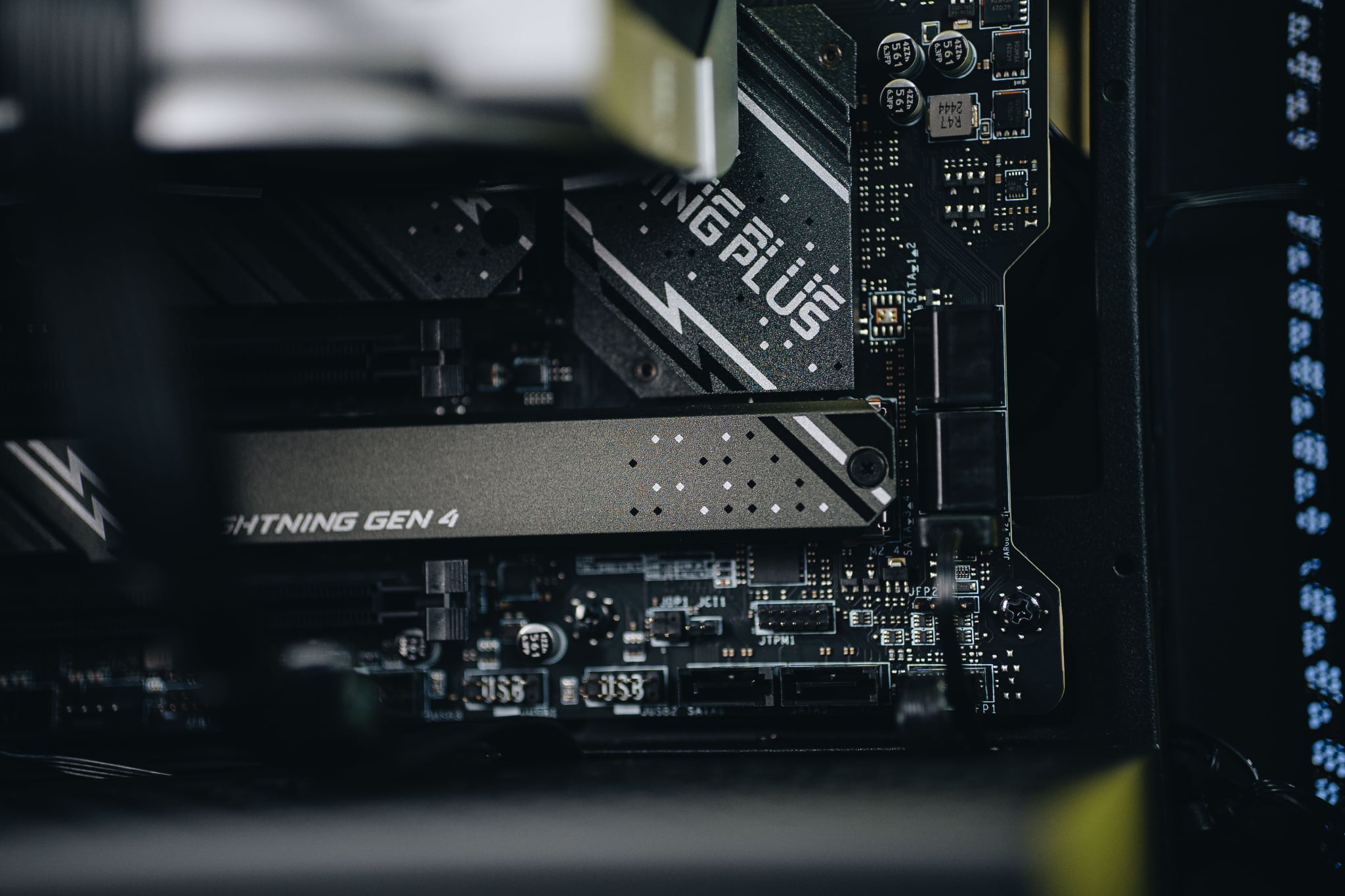 PC GVN AMD Ryzen 7 7800X3D/ VGA RTX 5070Ti - Image 4